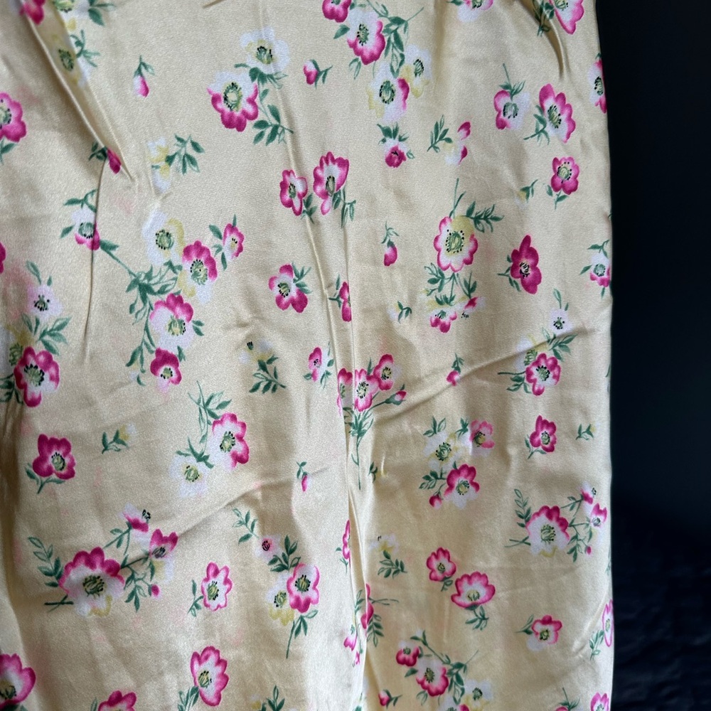 Victoria's Secret Yellow 100% silk Floral Lace Chemise EUC - Picture 8 of 8